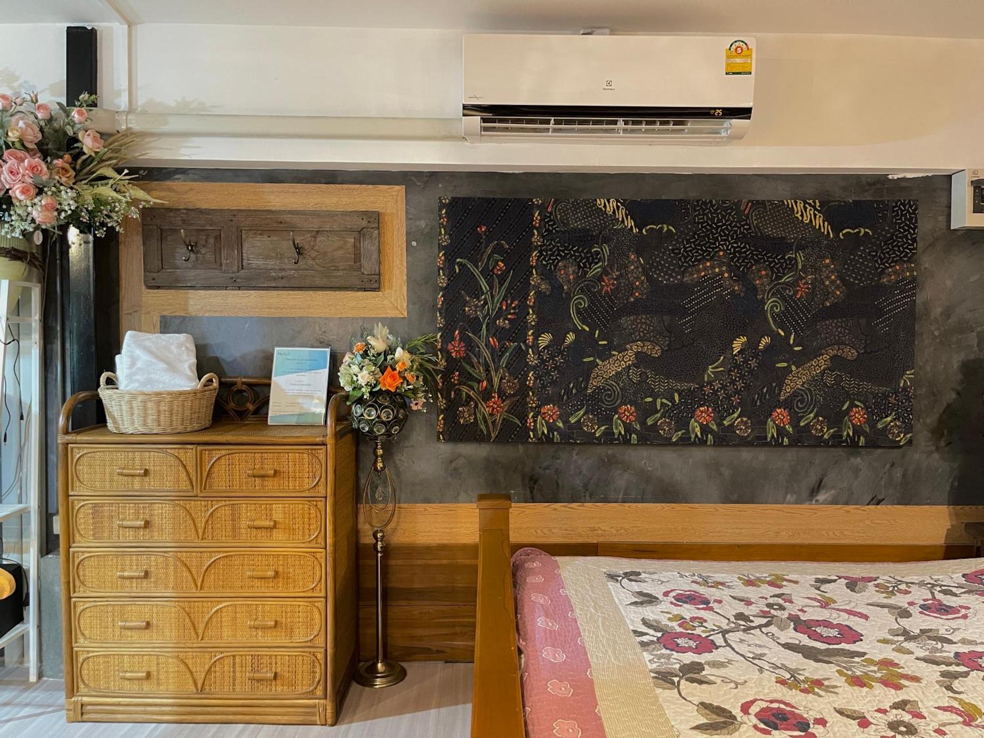 The Quarter Wutthakat Apartment Bangkok Room photo